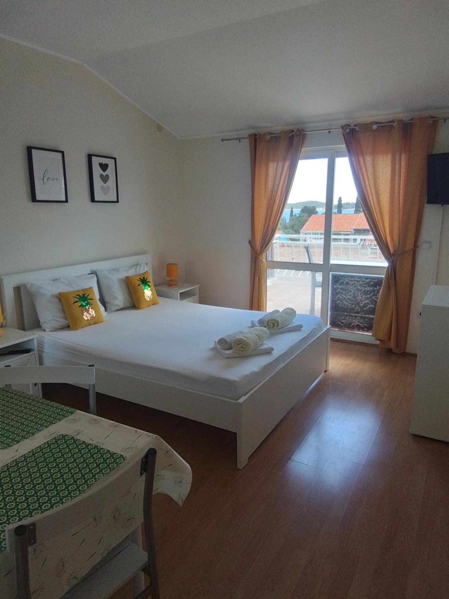 Apartmani Fani 2 Min Walking From Sea Orebić Exterior foto